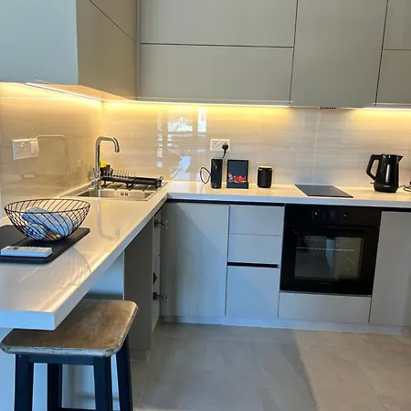 Pigeon アパートホテル リマソール