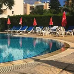 Pigeon Apartahotel