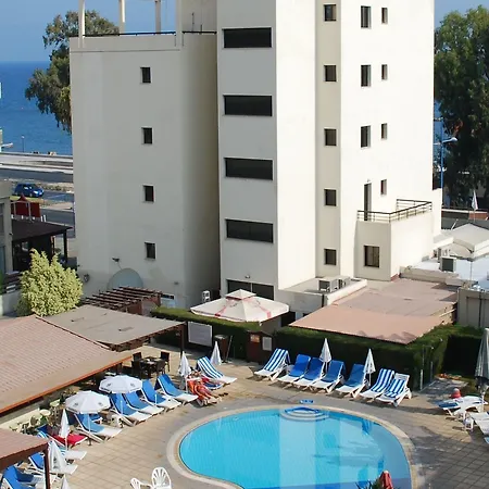 Pigeon Aparthotel