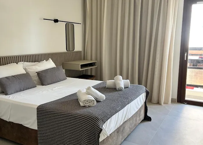 Pigeon Aparthotel Lemesos