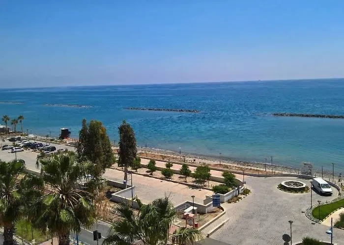 Aparthotel Pigeon Lemesos